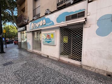 Locale commerciale in affitto a Calle de Espartero 4