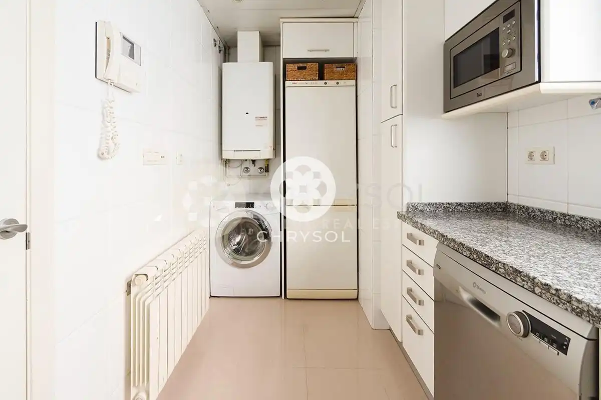 Cocina de Piso en venta en Barcelona con Aire acondicionado, Calefacción y Jardín privado