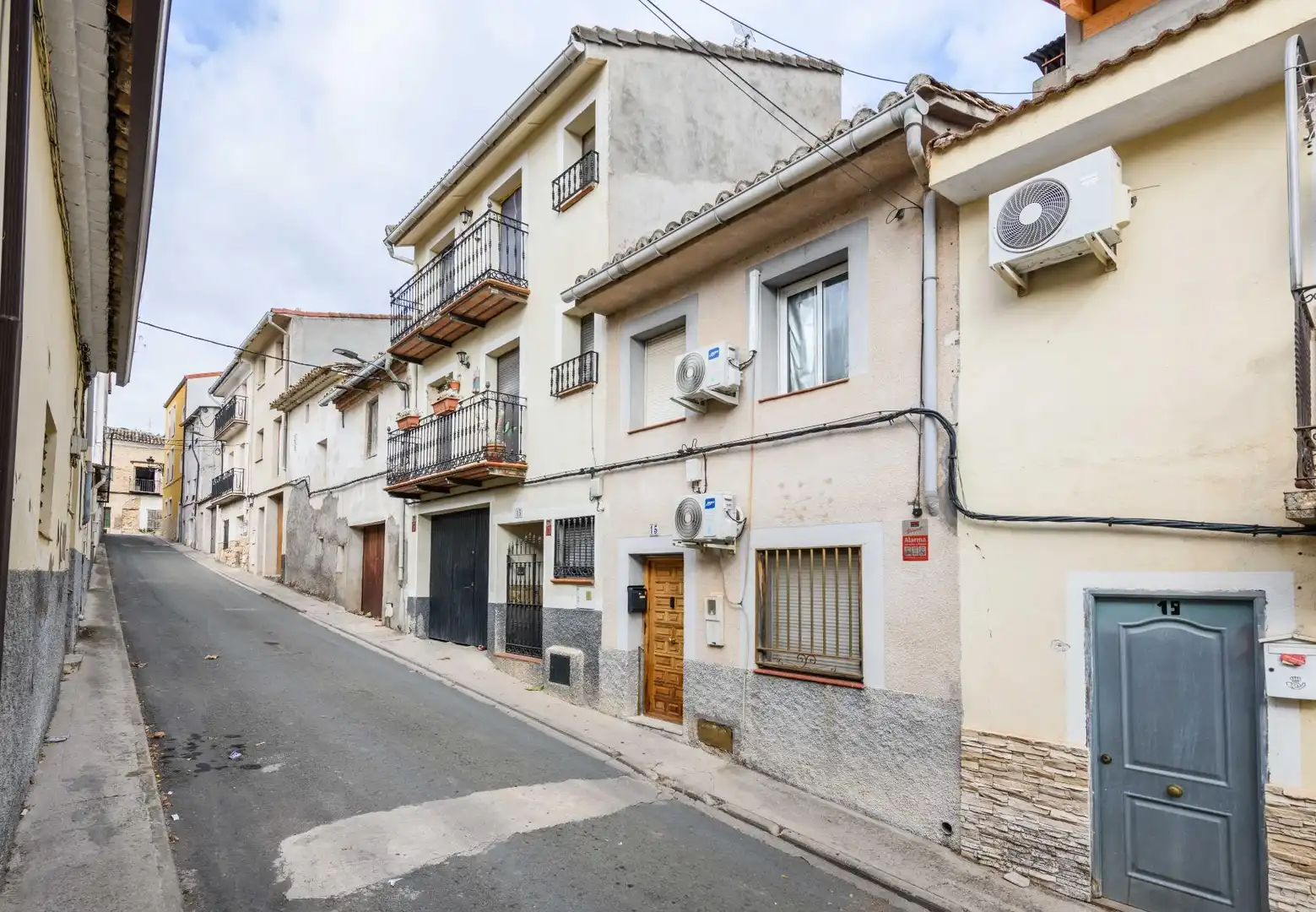 Exterior view of Detached homes for sale in Sacedón  with Air Conditioner and Alarm