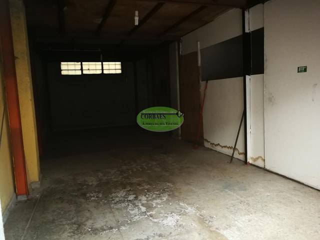 Local comercial en Alquiler en A Carballeira