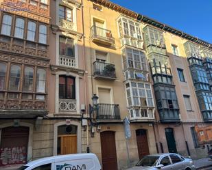 Vista exterior de Edifici en venda en  Logroño