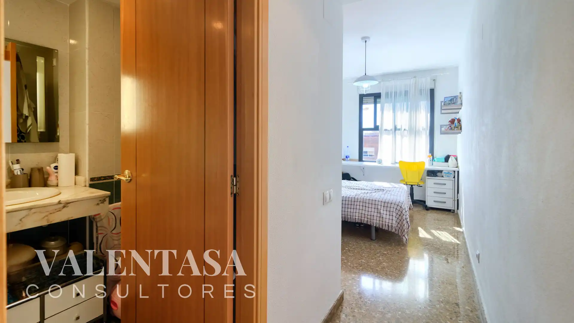 Flat for sale in Valencia  with Furnished and Community pool