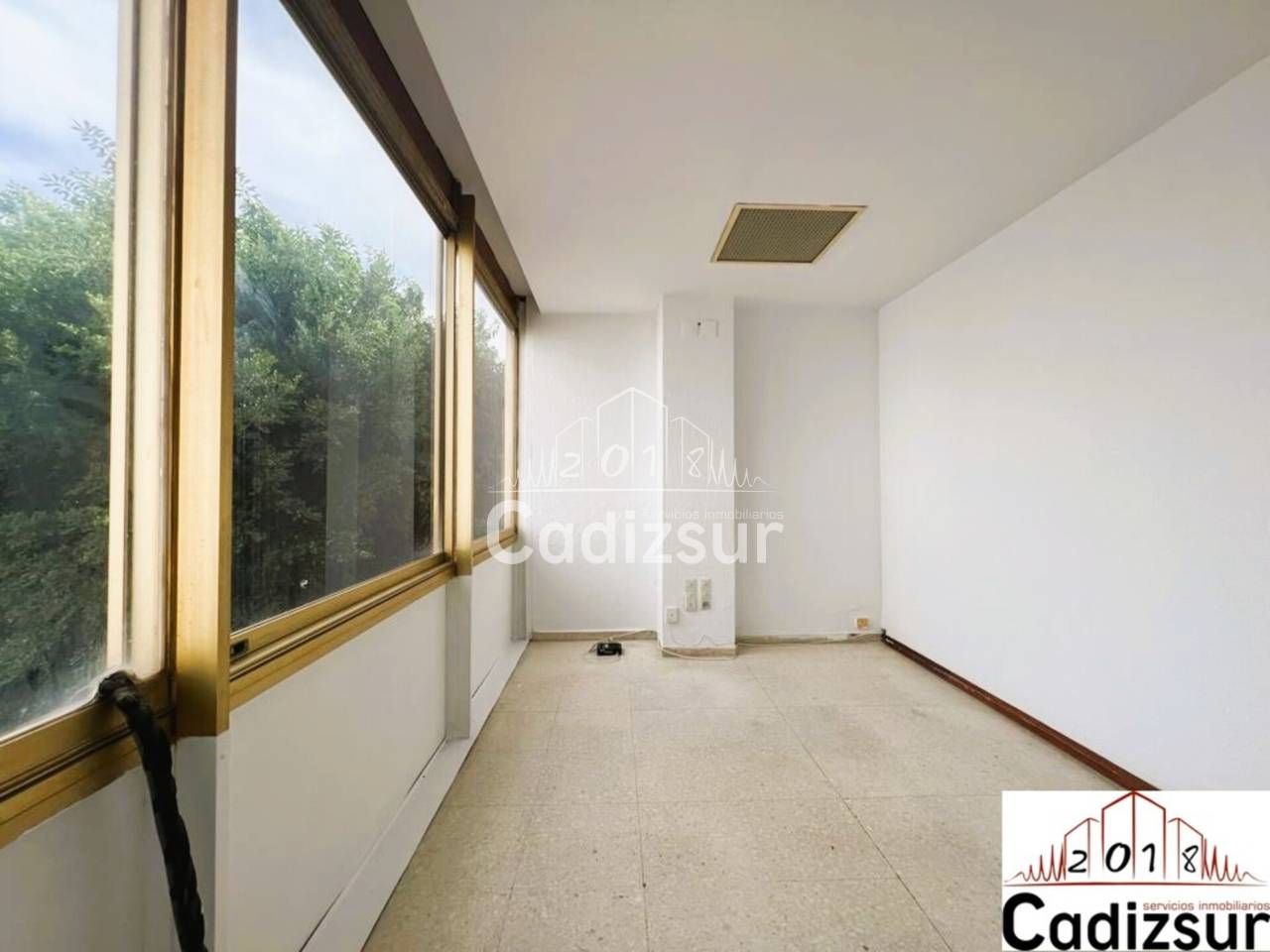Office to rent in  Cádiz Capital