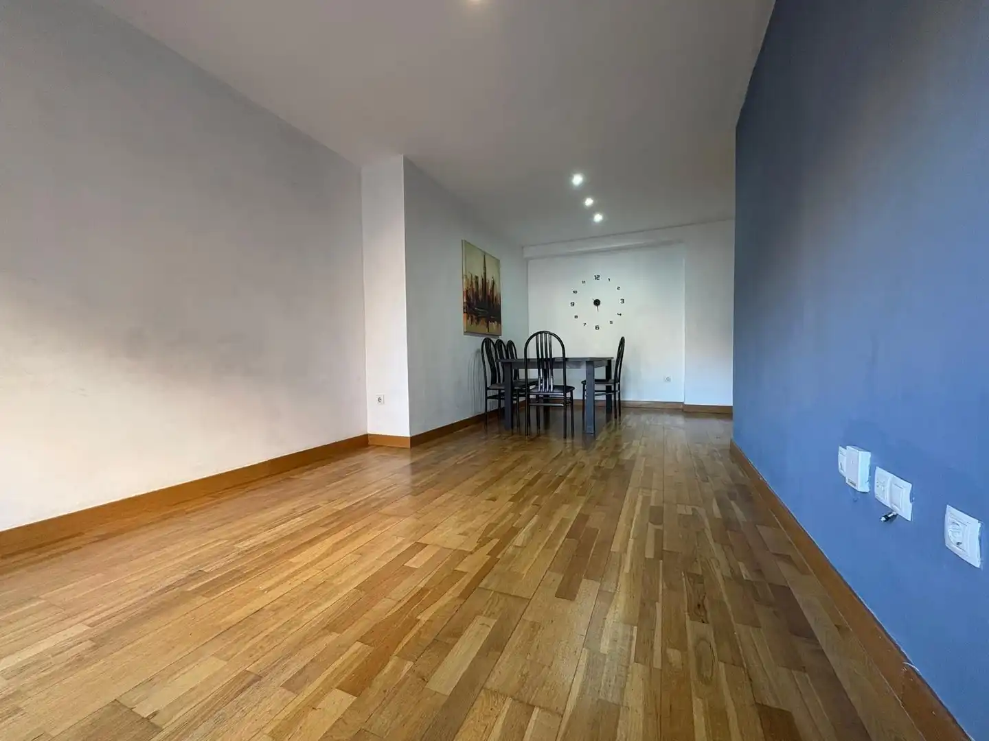 Menjador de Pis en venda en Paterna amb Parquet i Piscina comunitària