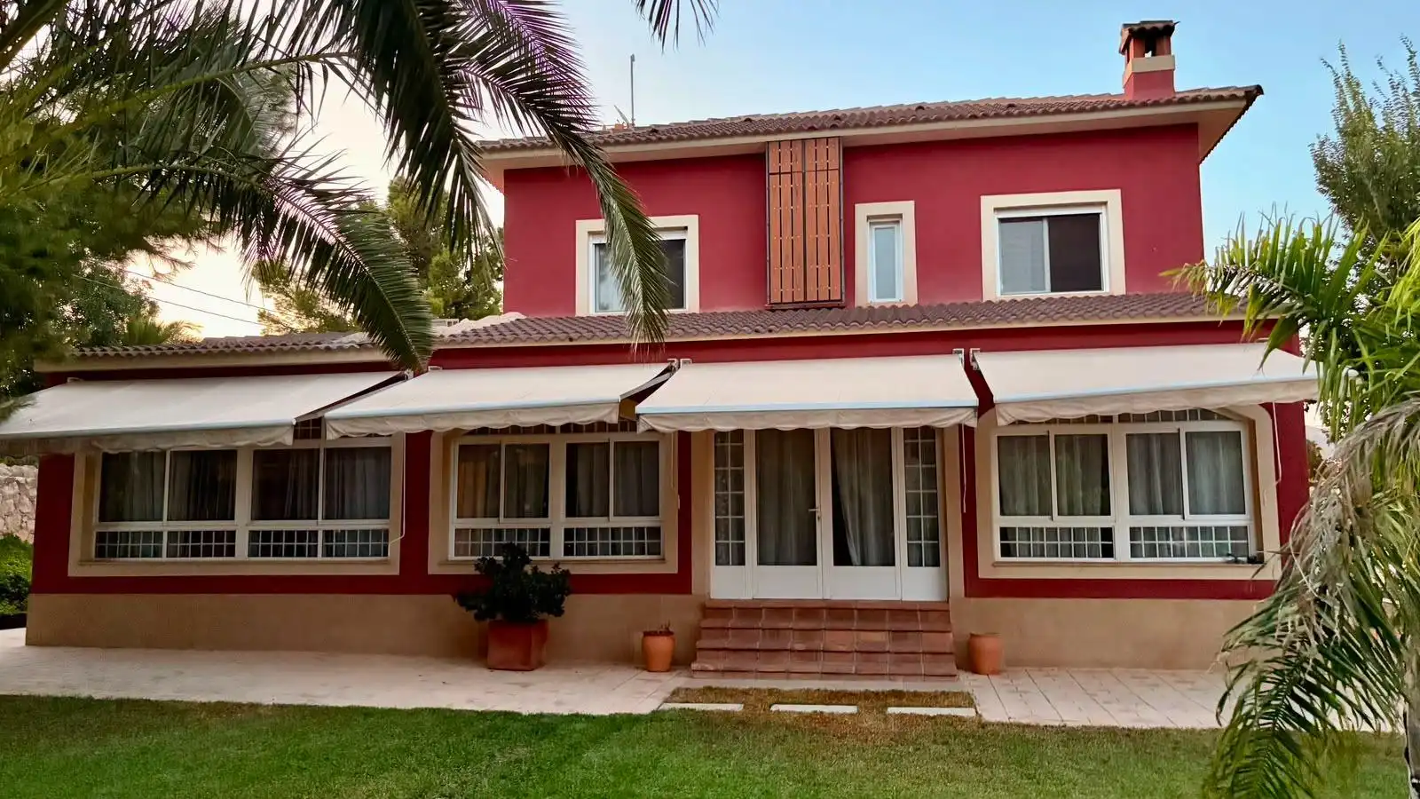 Vista exterior de Casa o chalet en venta en Partidas de Alicante
