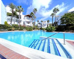 Piscina de Pis de lloguer en Rota amb Aire condicionat, Terrassa i Moblat