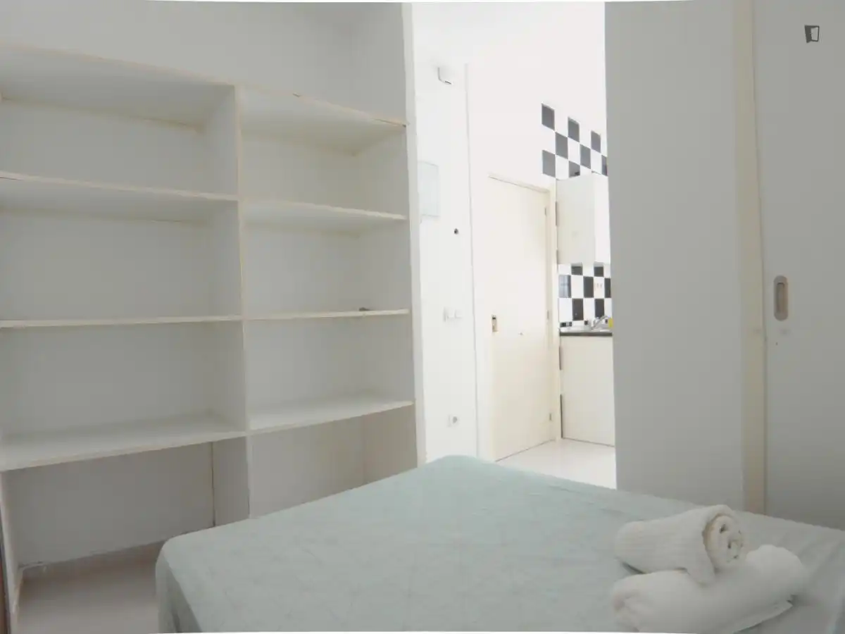 Study for rent in Puerta del Ángel