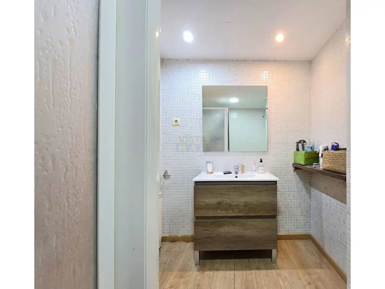Baño de Casa adosada en venta en Vilanova i la Geltrú con Aire acondicionado, Calefacción y Jardín privado
