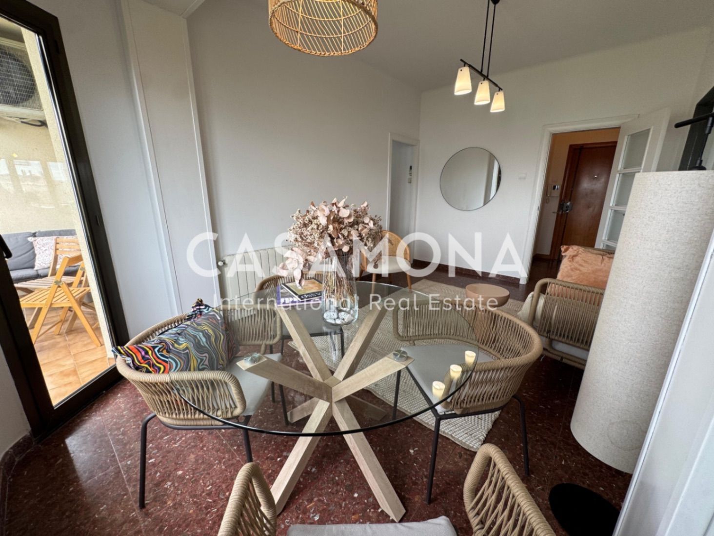 Menjador de Apartament de lloguer en  Barcelona Capital amb Aire condicionat, Calefacció i Terrassa
