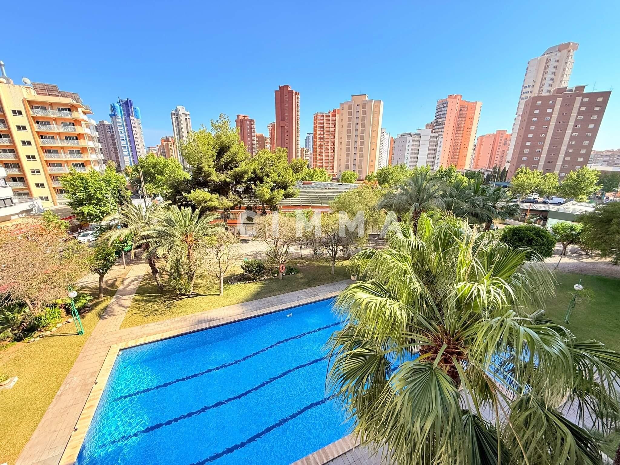 Piscina de Dúplex en venda en Benidorm amb Aire condicionat, Calefacció i Jardí privat