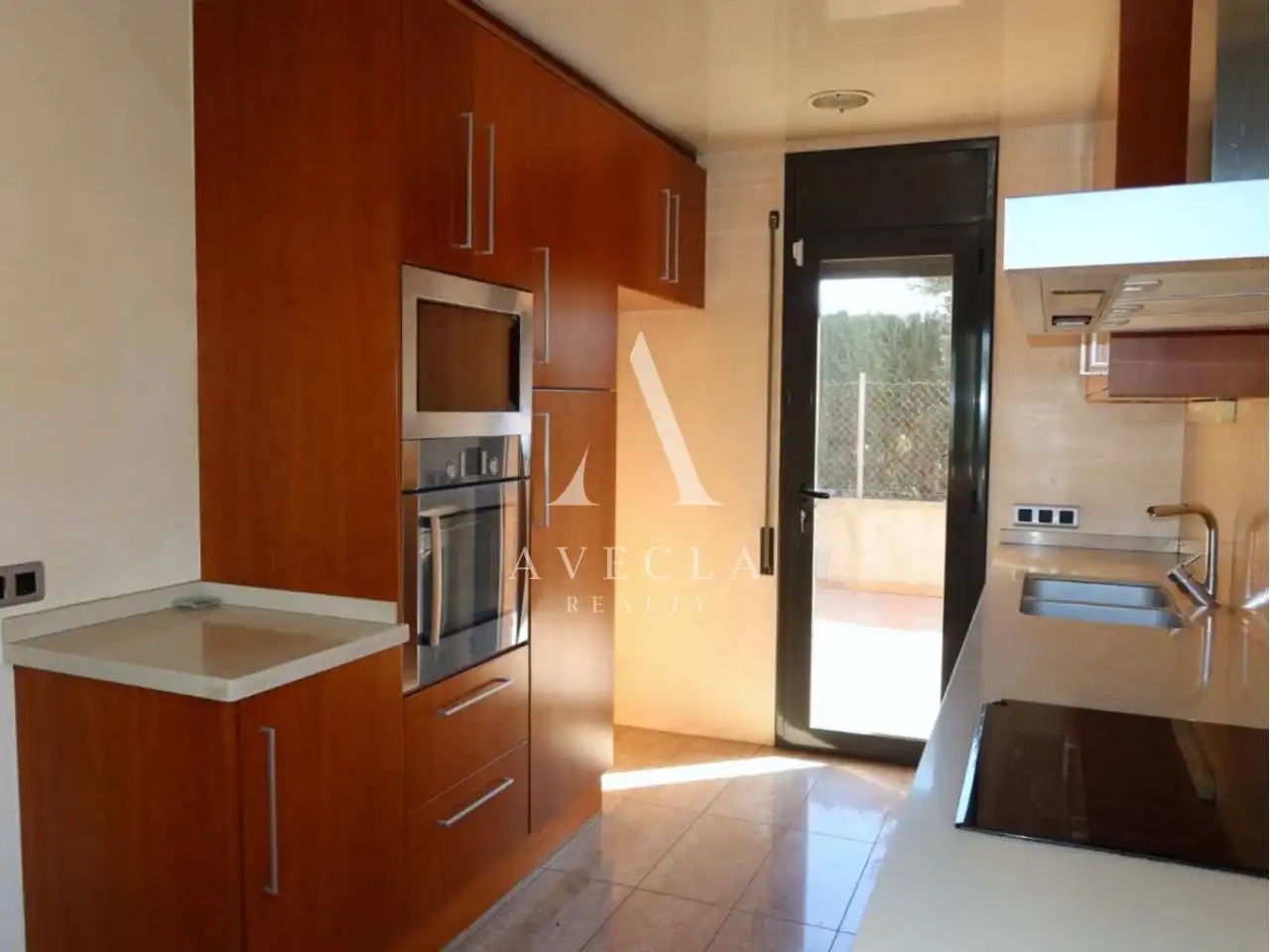 Cuina de Casa o xalet en venda en Rubí amb Calefacció, Jardí privat i Parquet
