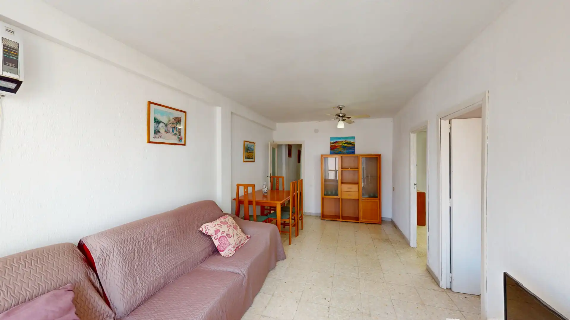 Sala d'estar de Pis en venda en Almería amb Aire condicionat, Moblat i Forn