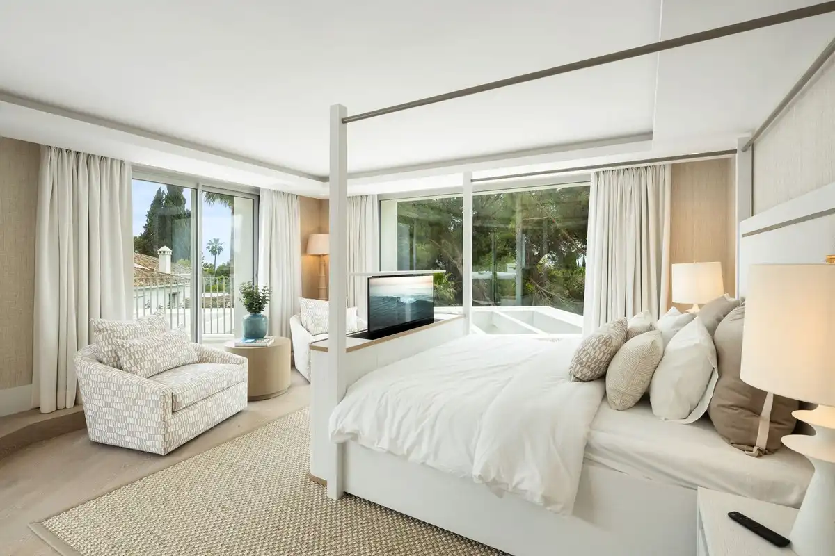 Schlafzimmer von Haus oder Chalet zum Verkauf in Marbella mit Klimaanlage, Privatgarten und Terrasse