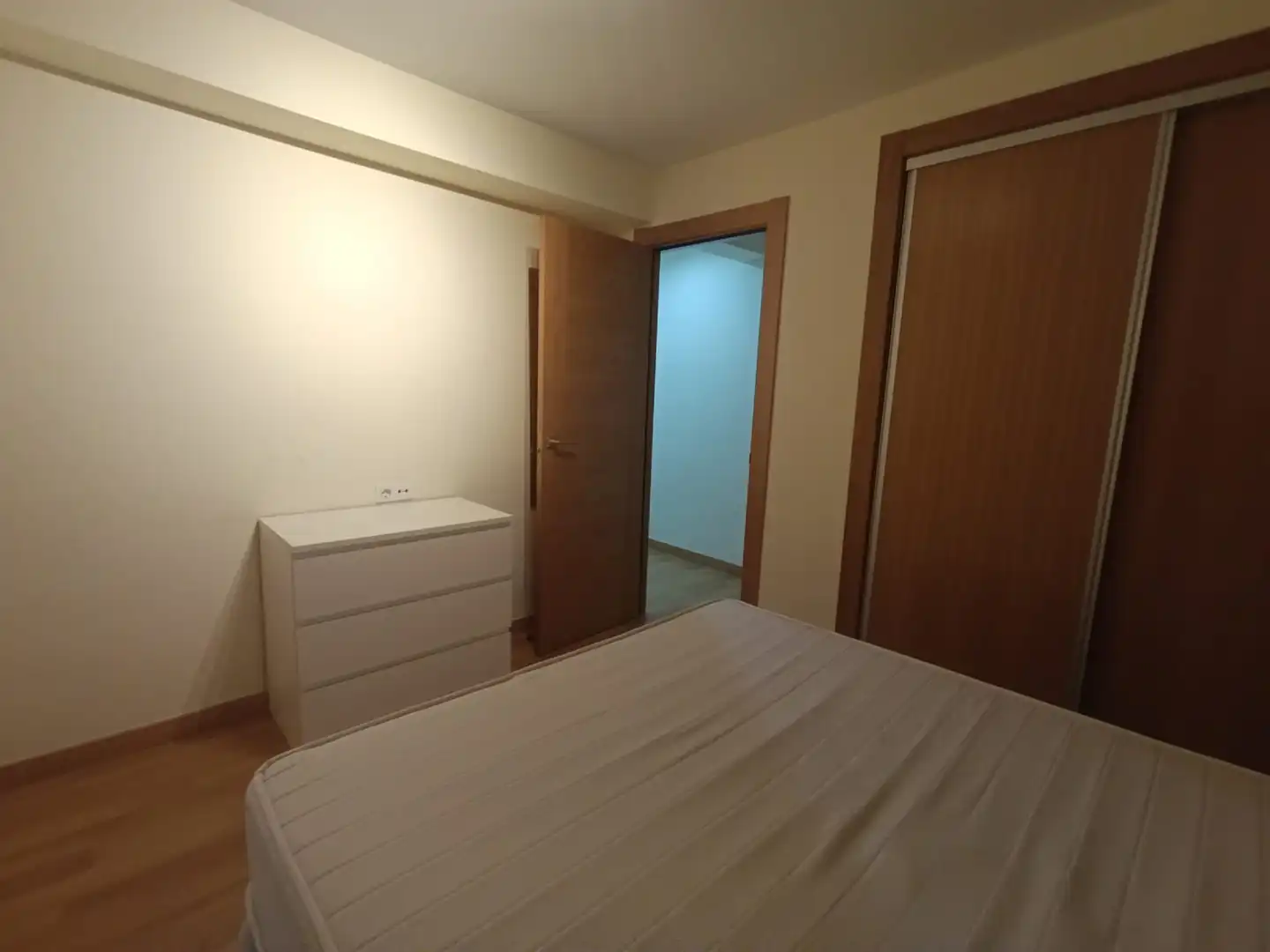 Habitación de Apartamento de alquiler en Málaga con Aire acondicionado y Amueblado