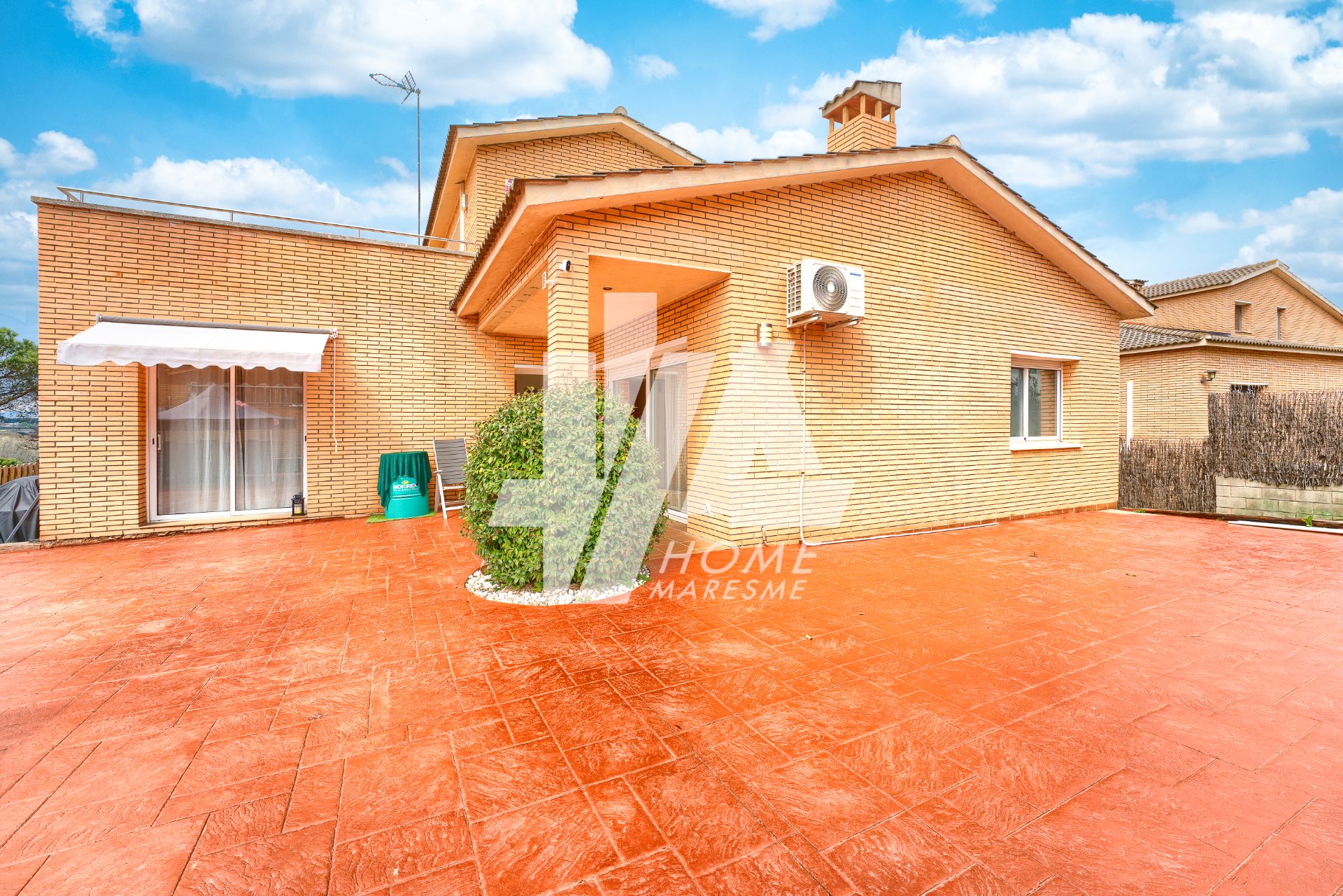 Exterior view of House or chalet for sale in La Roca del Vallès  with Air Conditioner, Heating and Private garden