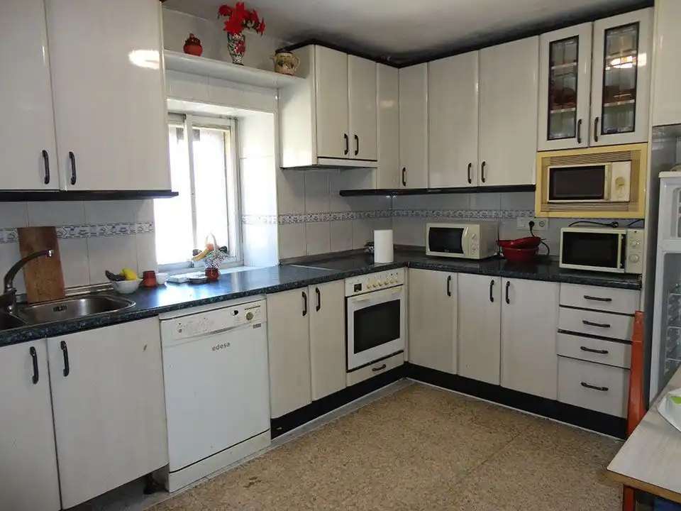 Cocina de Finca rústica en venta en Regumiel de la Sierra con Calefacción y Amueblado