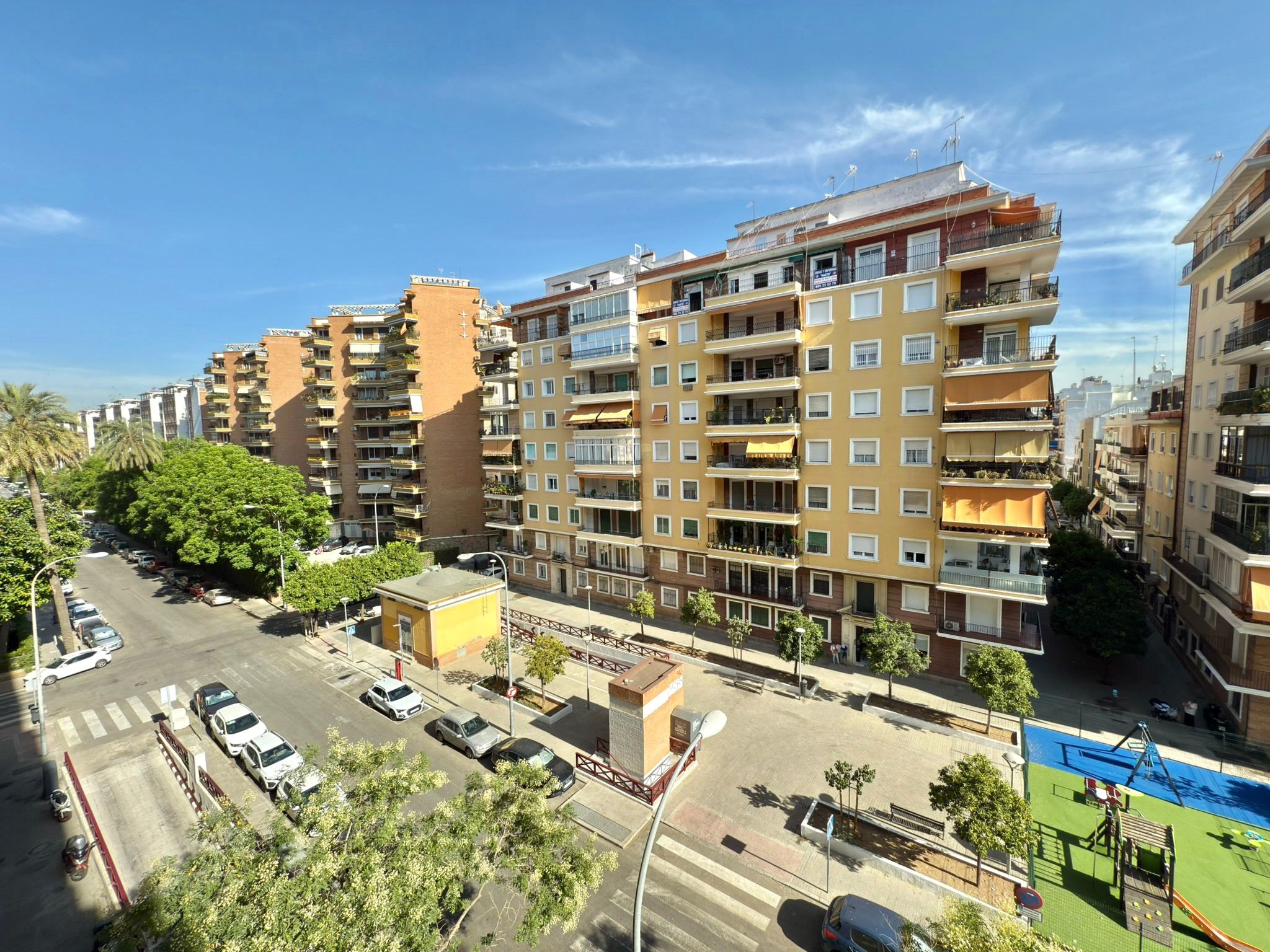 Vista exterior de Piso en venta en  Sevilla Capital con Terraza