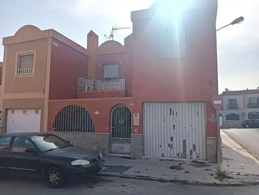 Vista exterior de Piso en venta en Almería