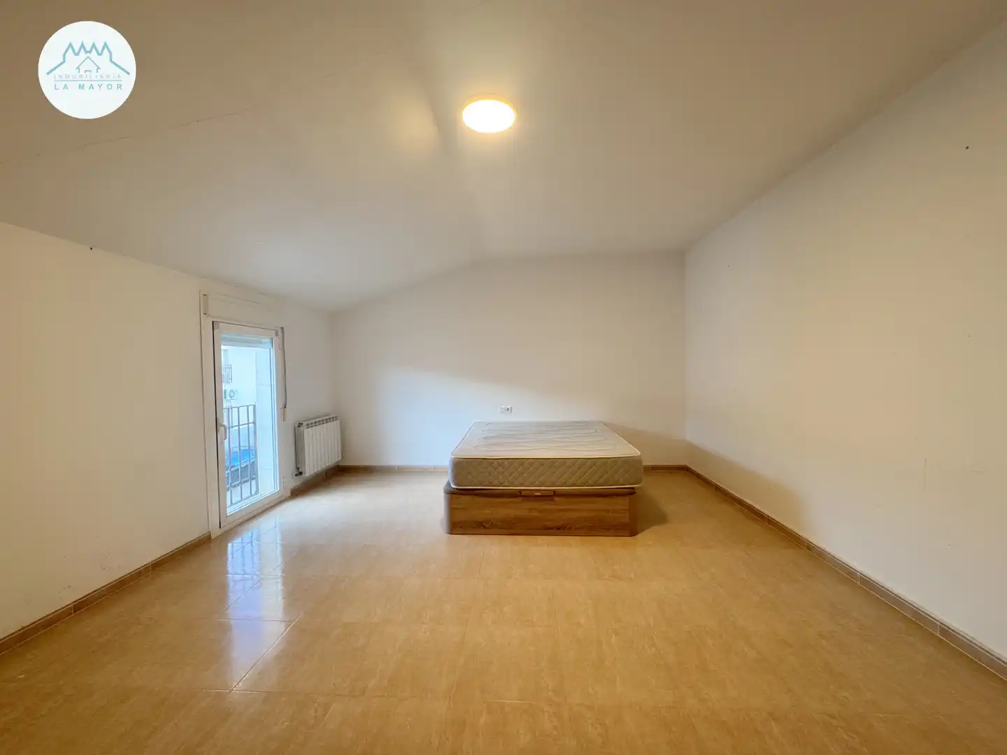 Habitación de Casa adosada en venta en Pozuelo de Calatrava con Calefacción, Terraza y Trastero