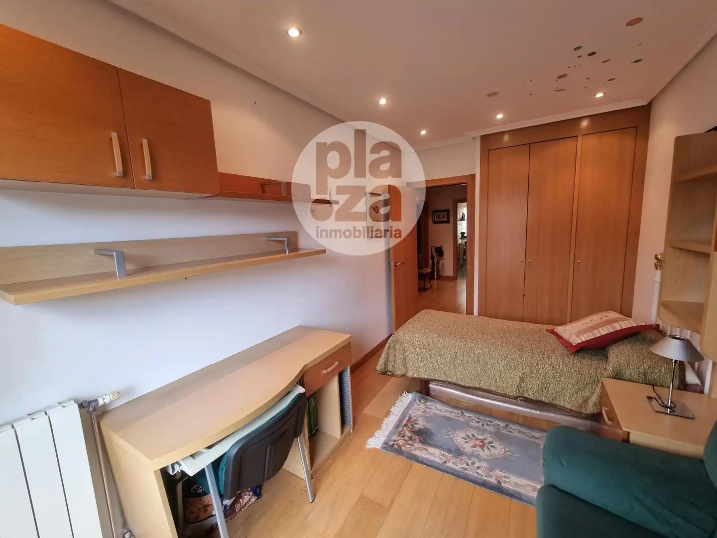 Dormitori de Pis en venda en Burgos amb Aire condicionat, Calefacció i Terrassa