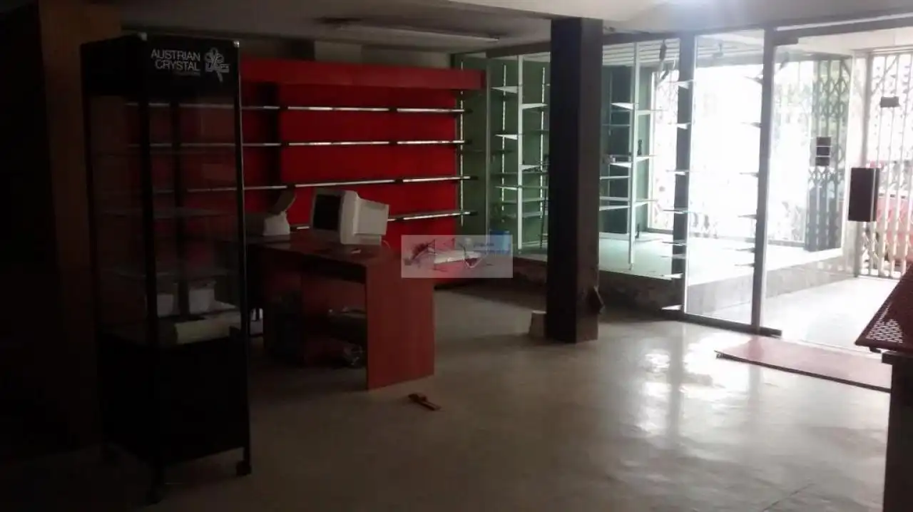 Local comercial de lloguer a Calle Coruña, imagen 3