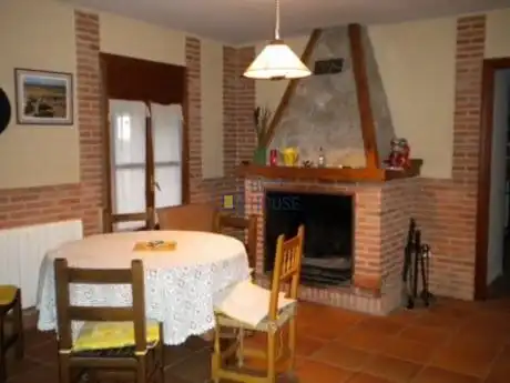 Menjador de Casa o xalet en venda en Villamañán amb Calefacció, Jardí privat i Parquet