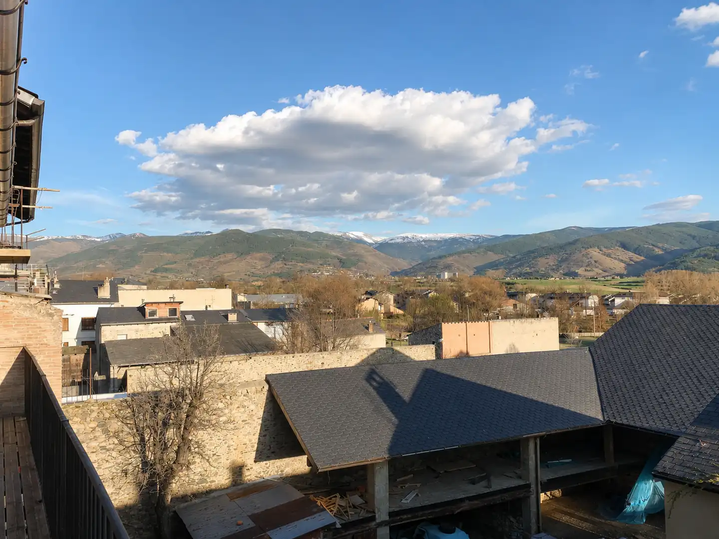 Vista exterior de Piso en venta en Puigcerdà con Calefacción