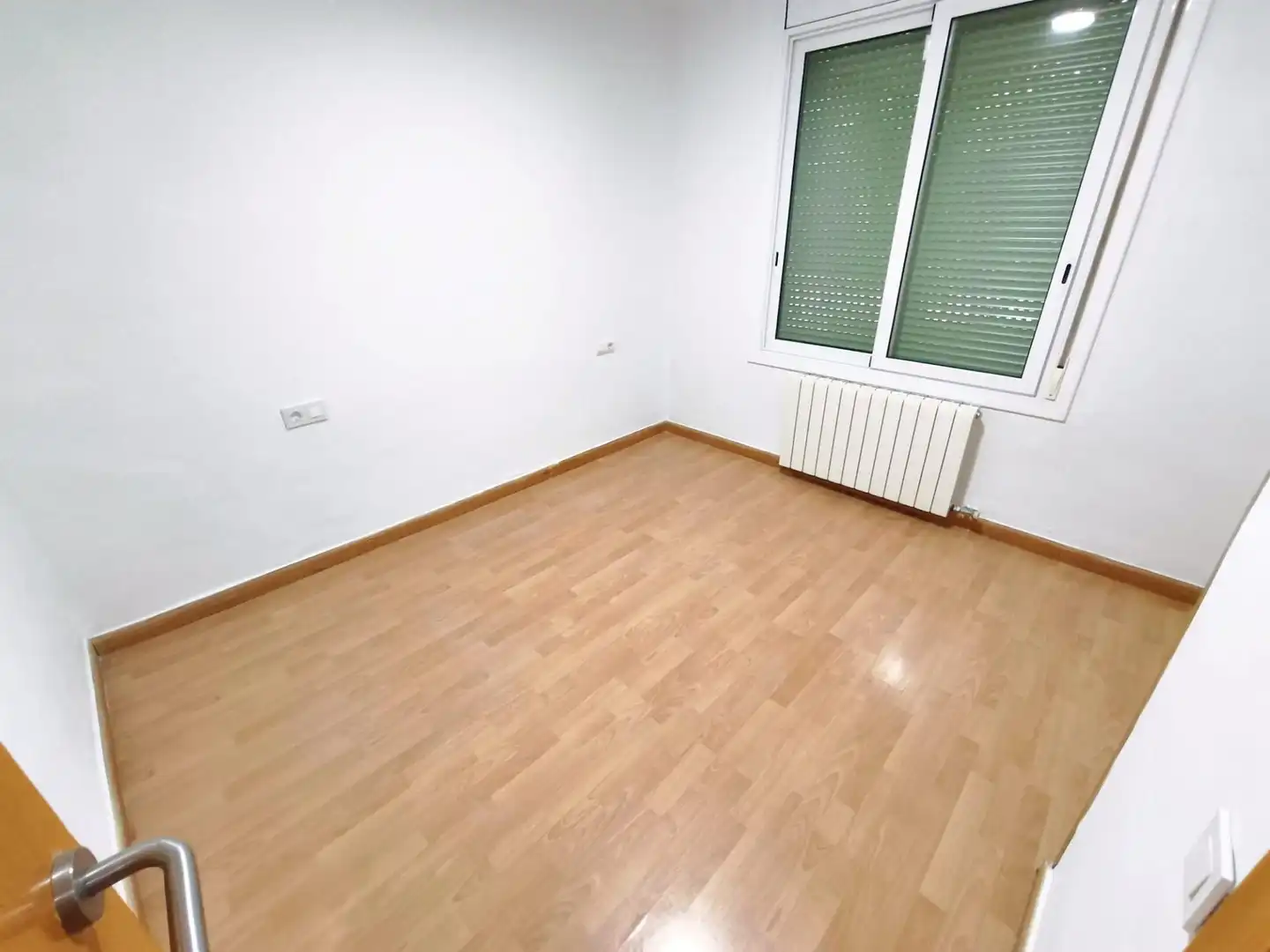 Habitación de Planta baja en venta en Terrassa con Calefacción, Jardín privado y Parquet