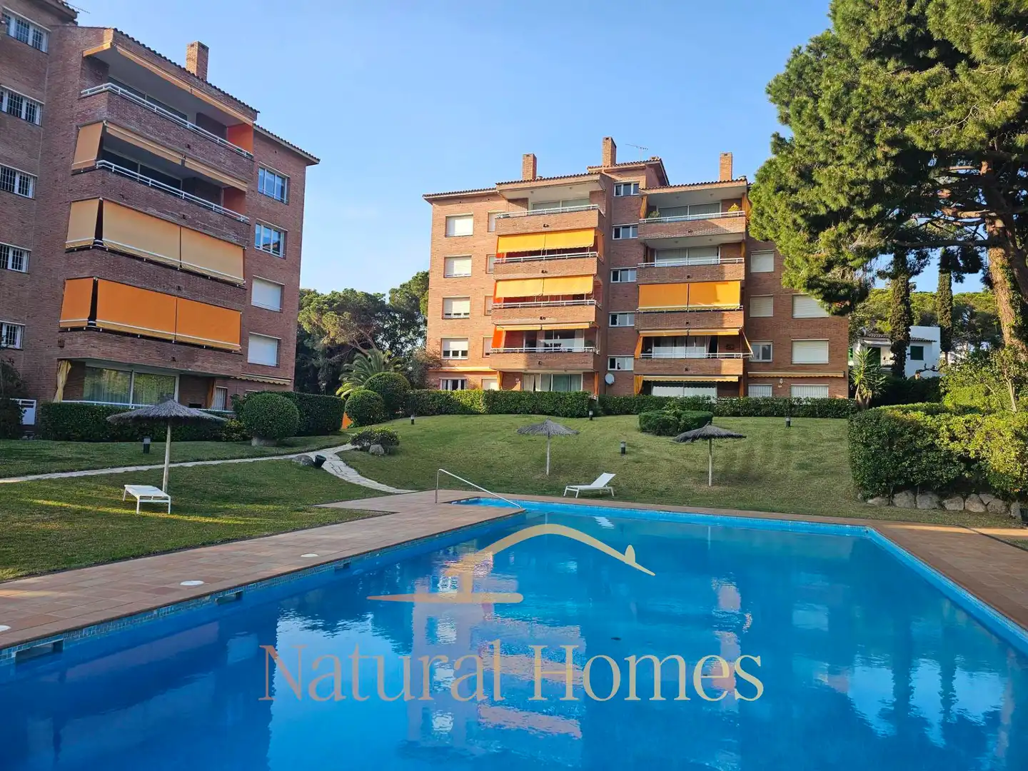 Vista exterior de Dúplex de lloguer en Sant Vicenç de Montalt amb Aire condicionat, Calefacció i Moblat