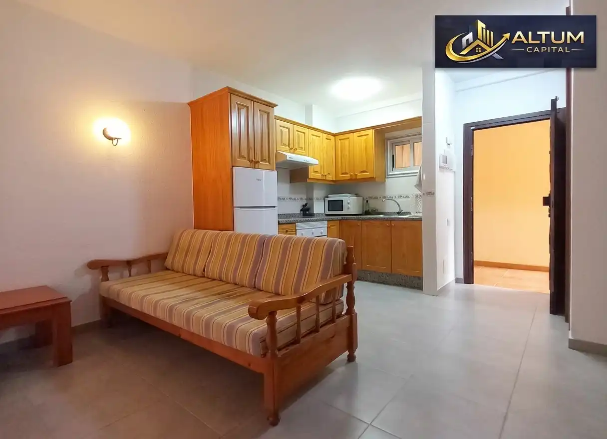 Piso con terraza en venta en Avenida Juan Carlos I 31, imagen 2