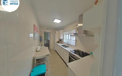 Kitchen of Single-family semi-detached for sale in Parets del Vallès