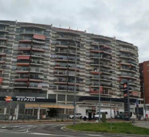 Local comercial en Alquiler en C/ Josep Puig i Cadafalch en Cerdanyola Nord