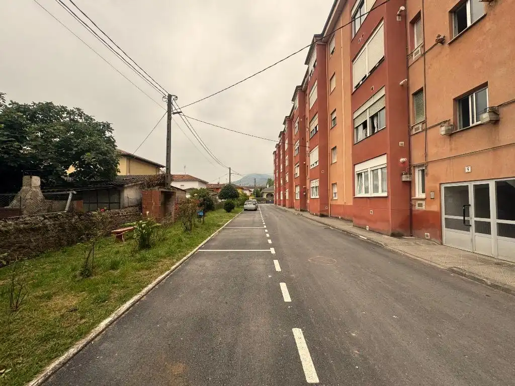 Vista exterior de Piso de alquiler en Los Corrales de Buelna  con Amueblado