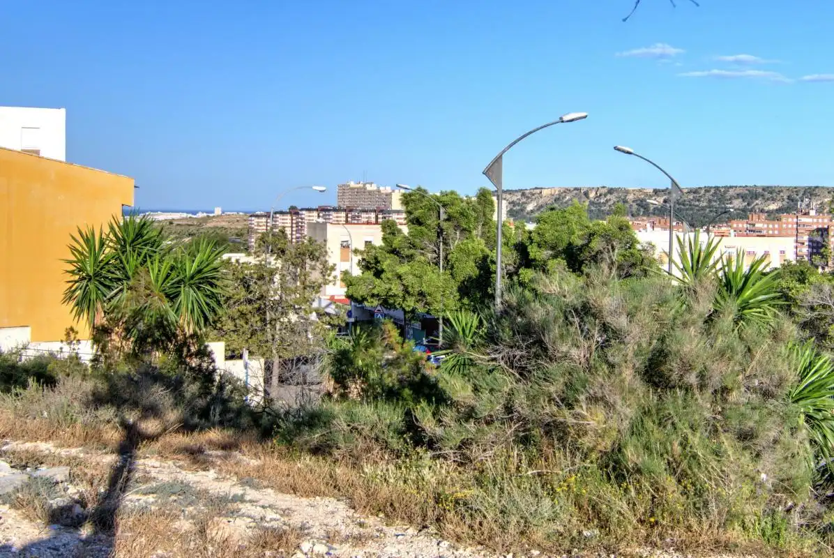 Piso en venta en Alicante / Alacant con Calefacción