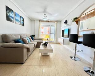 Sala d'estar de Apartament de lloguer en La Manga del Mar Menor amb Terrassa i Balcó