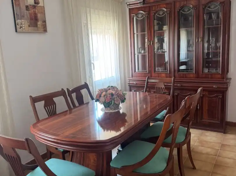Casa aparellada en venda a Carrer de Tàrrega 54, imagen 3