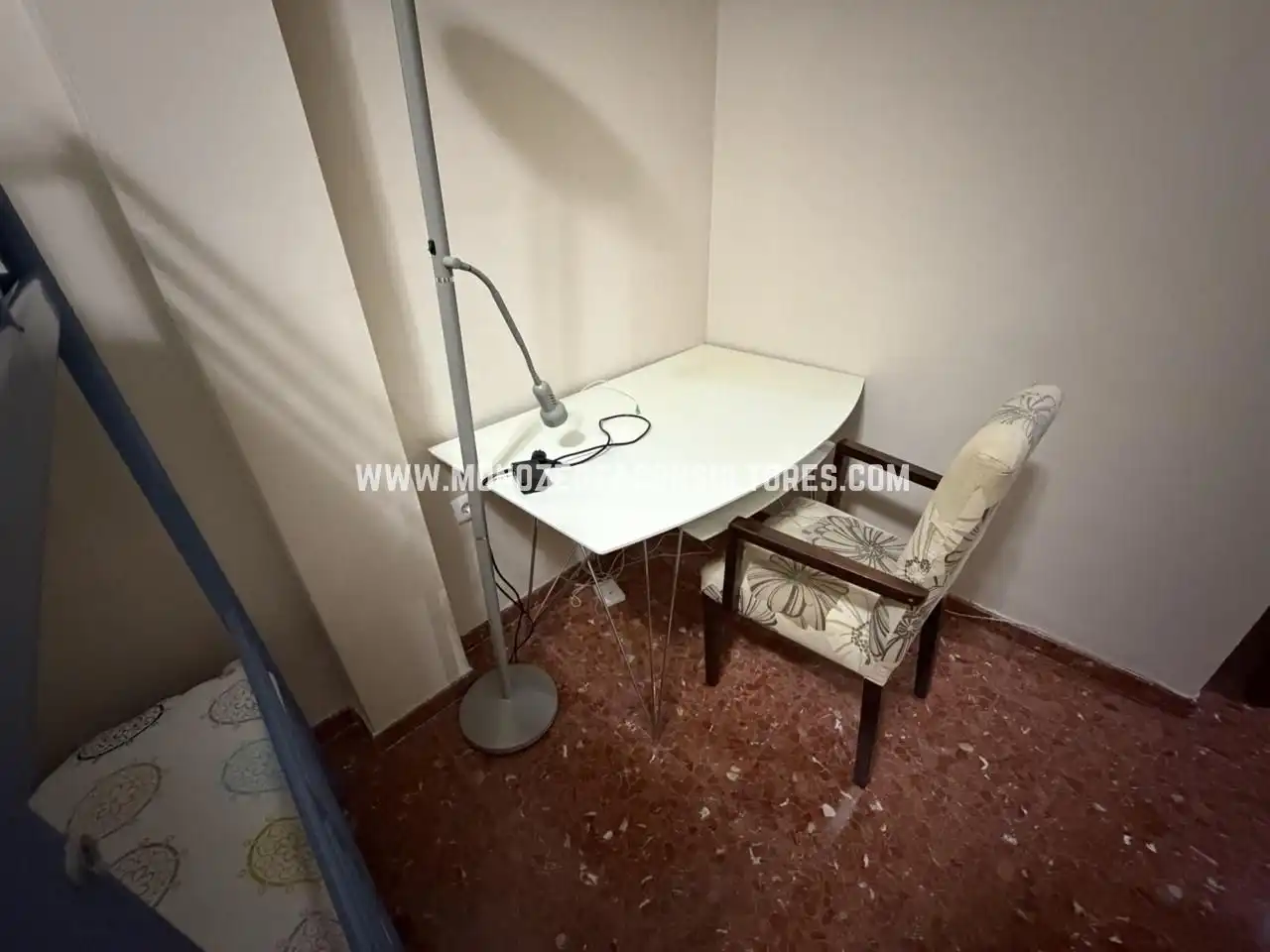 Habitación de Planta baja en venta en Lucena con Aire acondicionado y Trastero