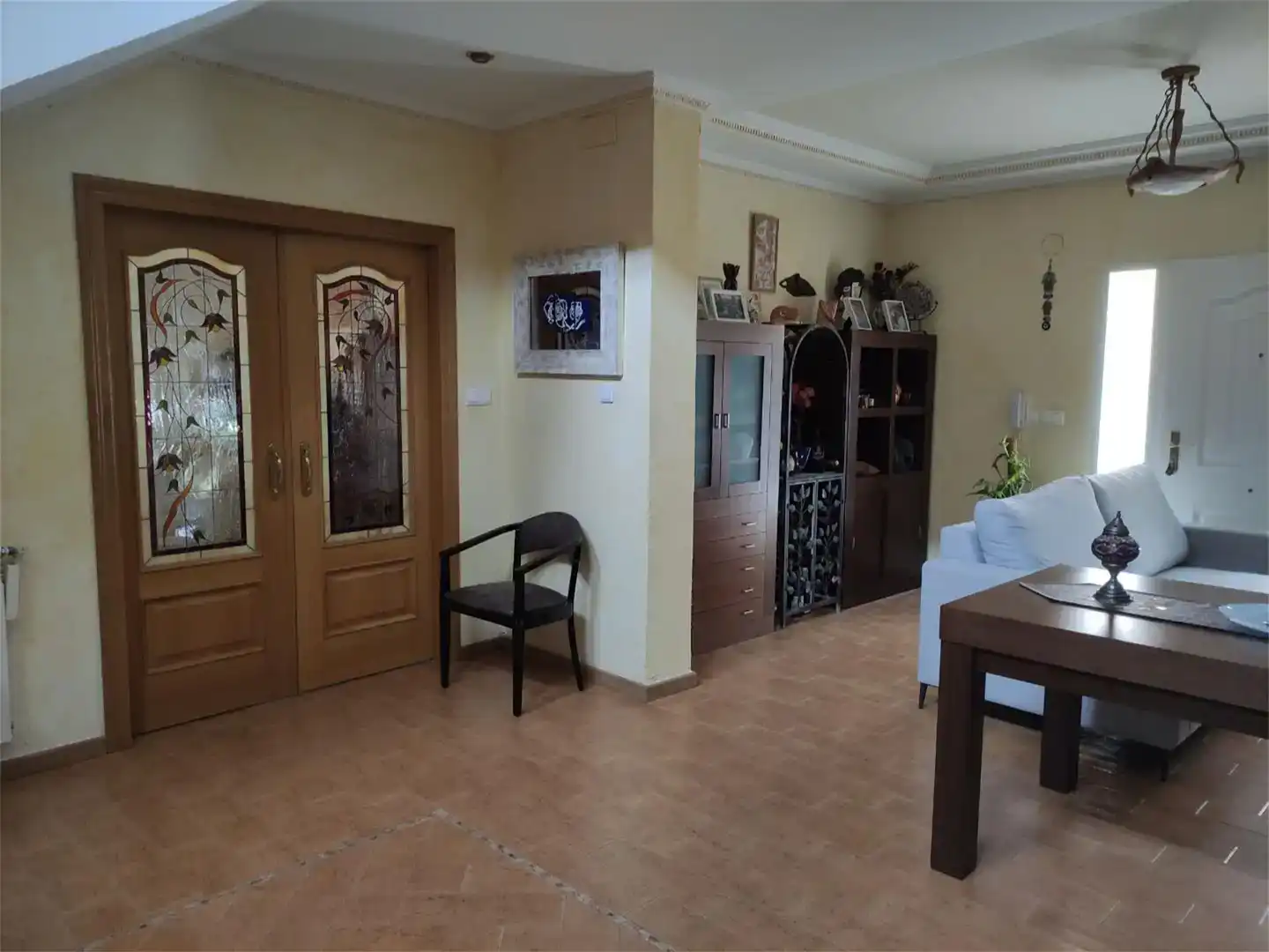 Sala d'estar de Casa o xalet en venda en Yecla amb Aire condicionat, Jardí privat i Parquet