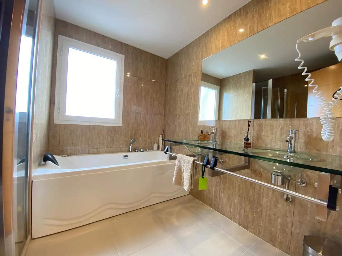 Baño de Casa adosada en venta en Estepona con Aire acondicionado, Terraza y Amueblado
