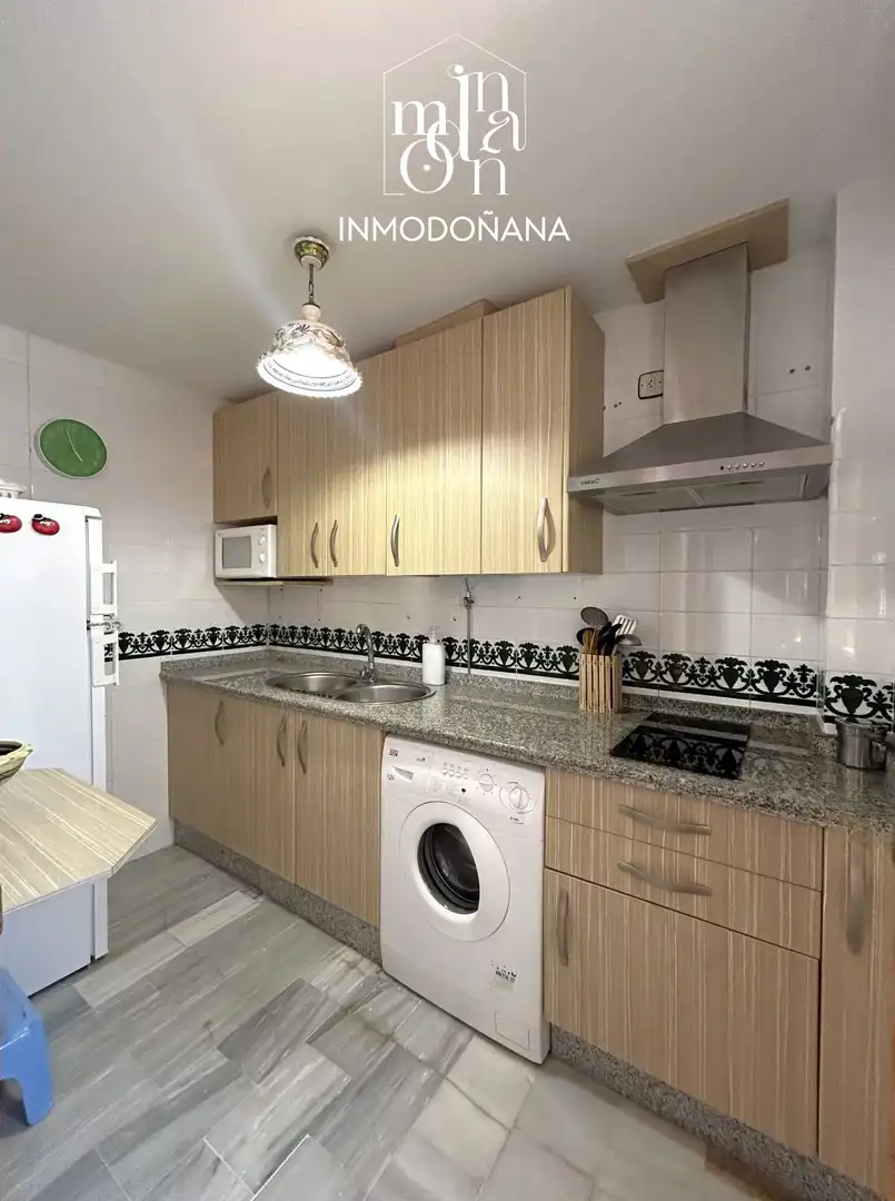 Cocina de Casa adosada en venta en Almonte con Terraza, Piscina y Amueblado