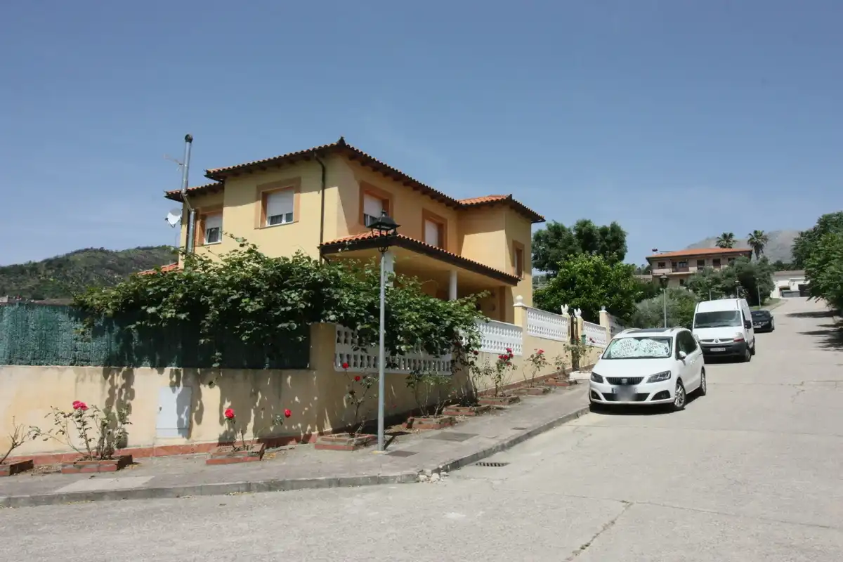 Vista exterior de Casa o chalet en venta en Mombeltrán con Calefacción, Jardín privado y Terraza