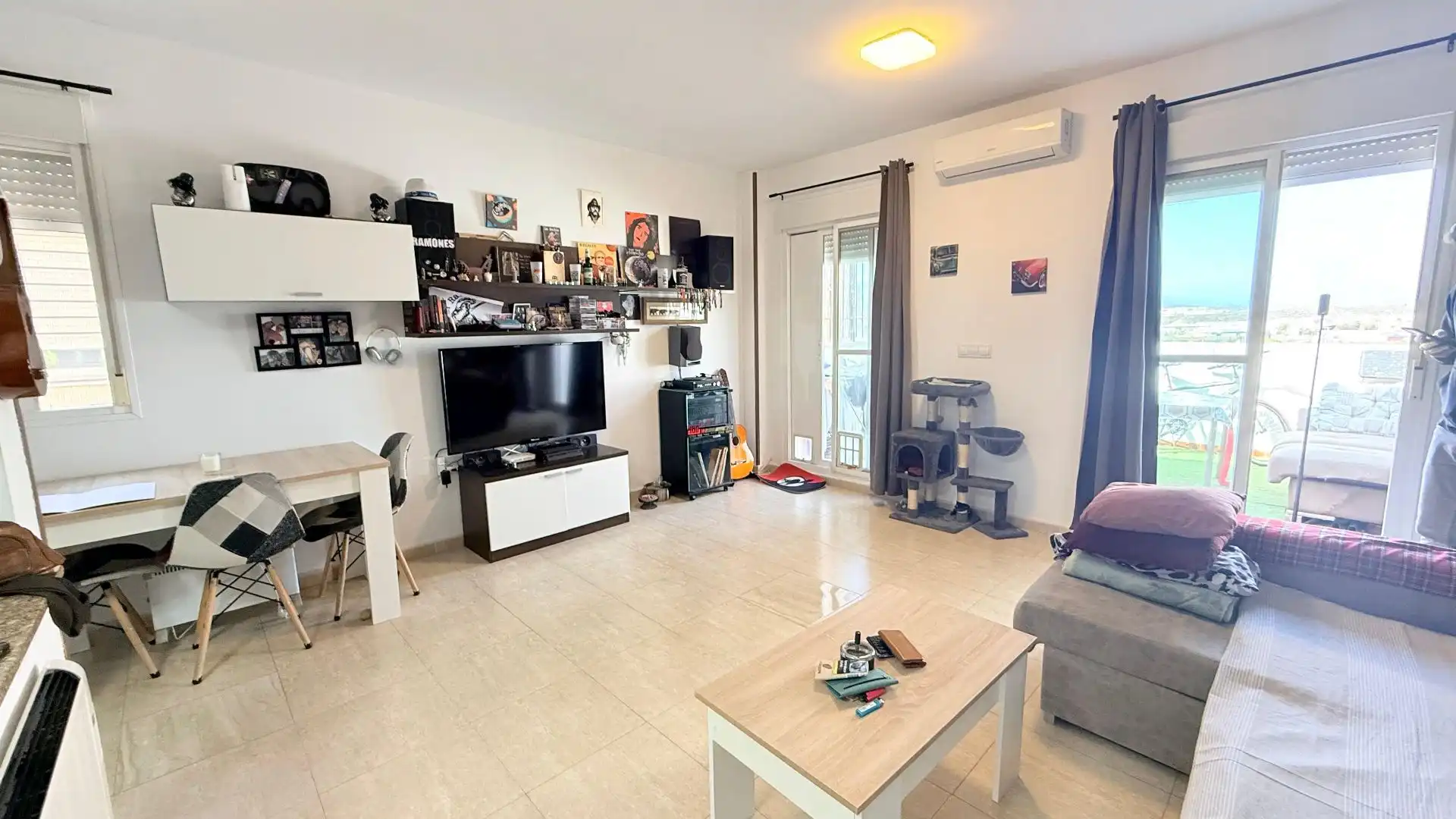 Wohnzimmer von Dachboden zum Verkauf in Fines