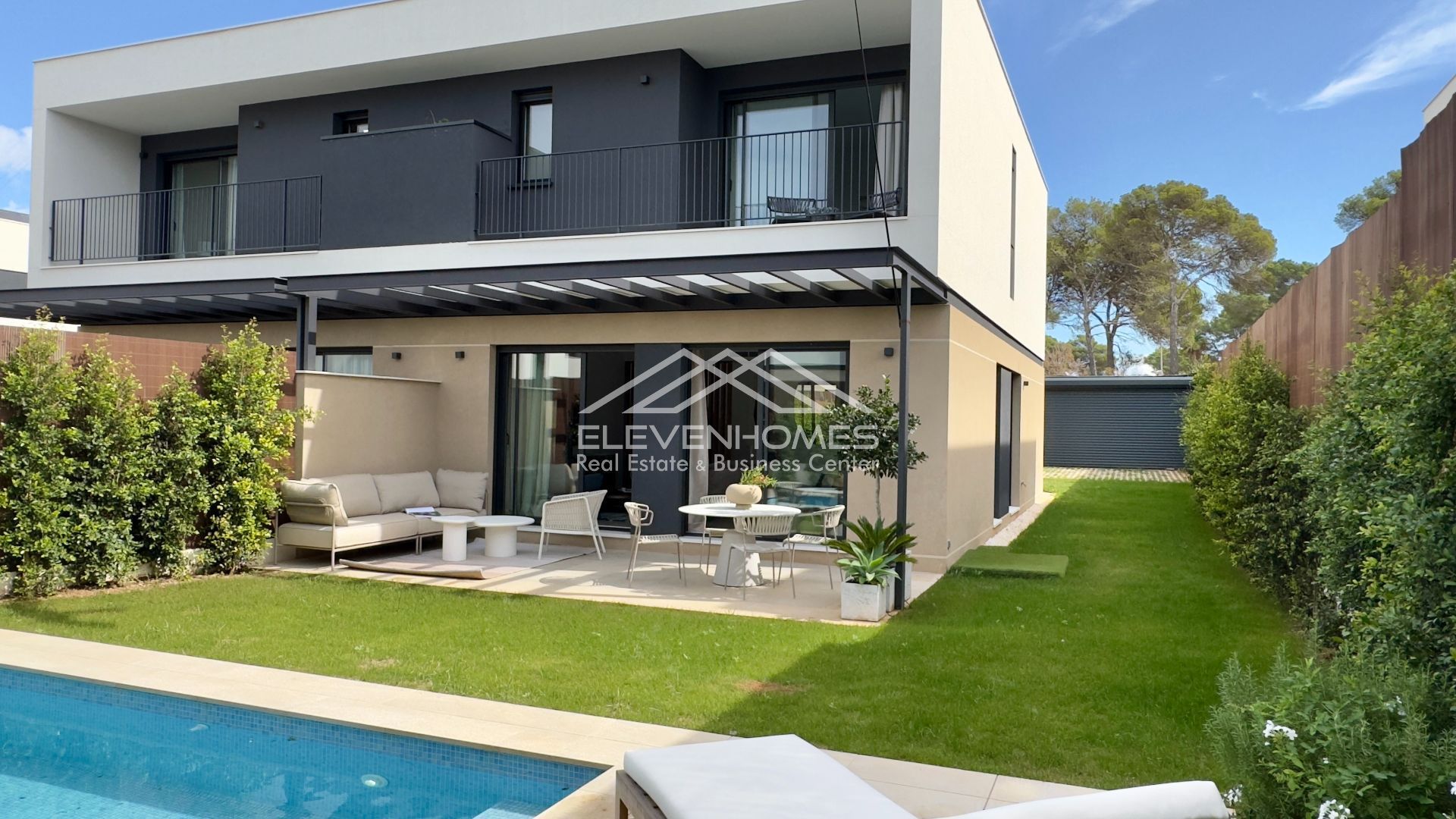 Vista exterior de Casa adosada en venda en Llucmajor amb Aire condicionat, Calefacció i Jardí privat