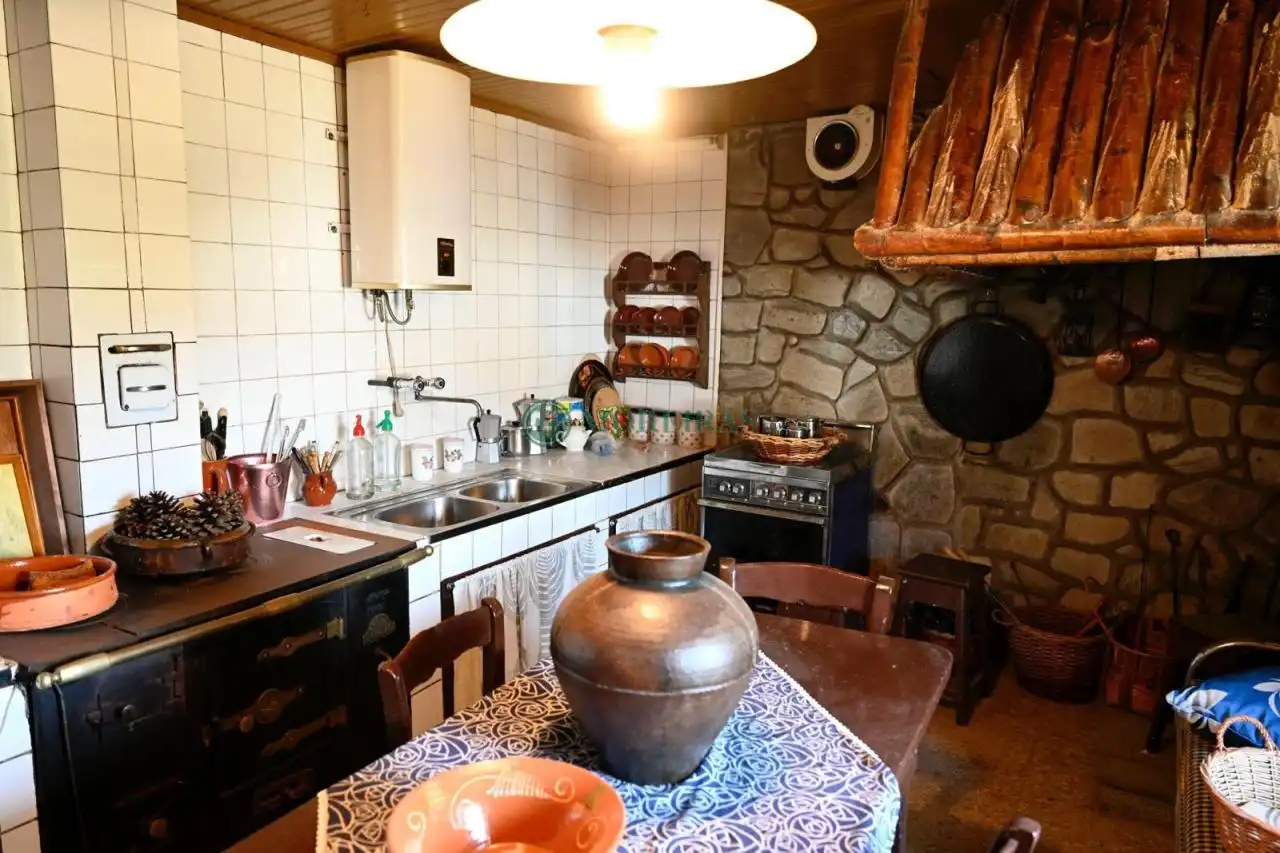 Cocina de Finca rústica en venta en Pantón con Calefacción y Jardín privado