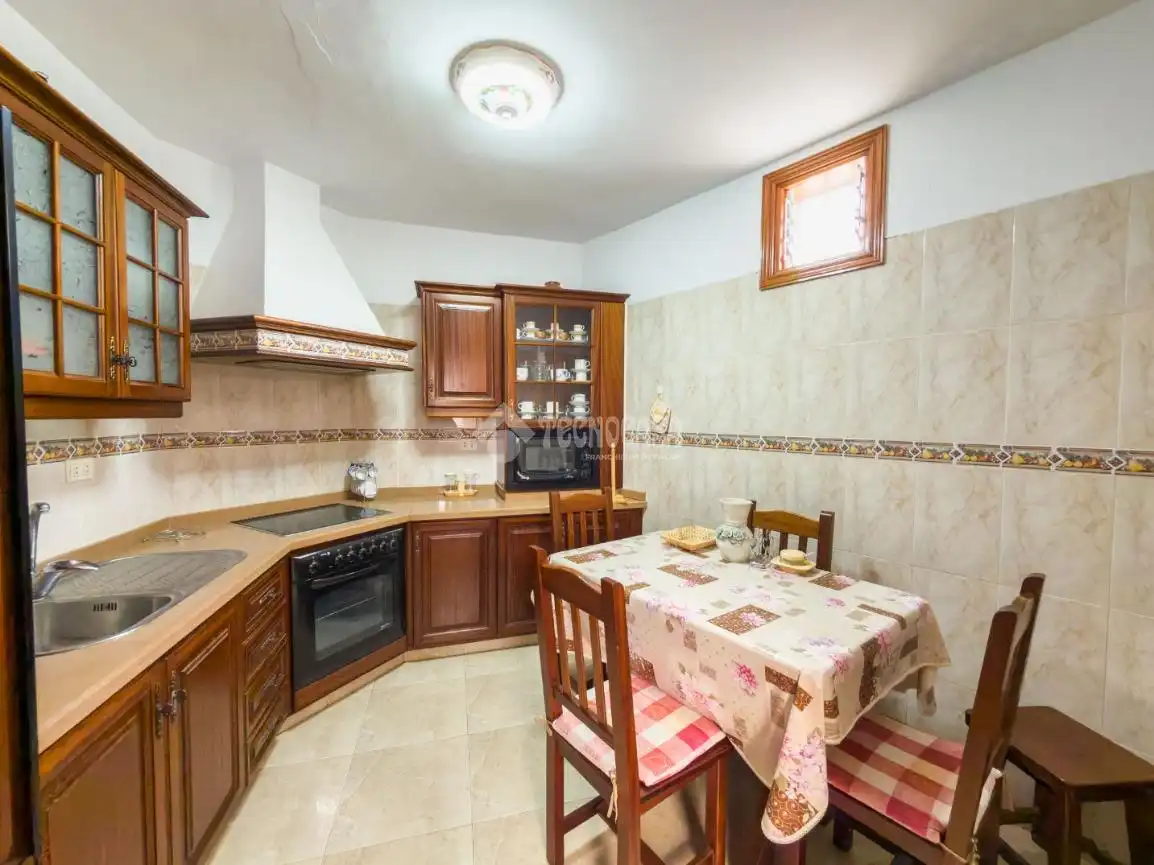 Cuina de Casa adosada en venda en Icod de los Vinos amb Terrassa