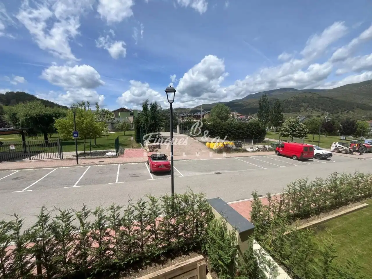 Parkplatz von Wohnungen zum Verkauf in Bellver de Cerdanya mit Klimaanlage, Heizung und Parkett