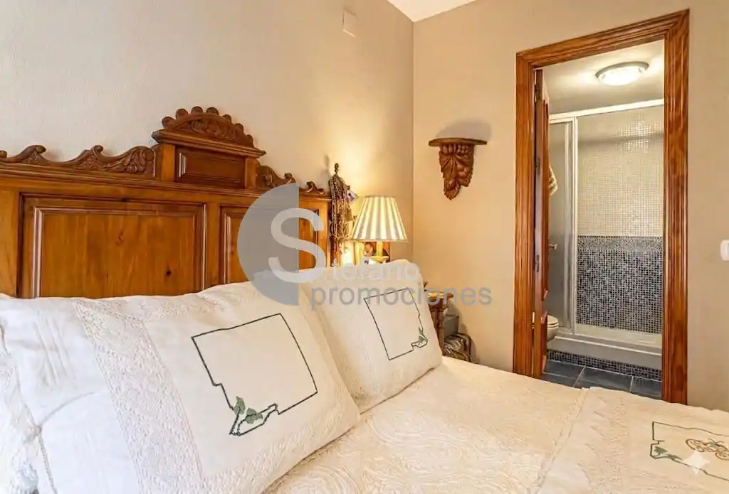 Dormitori de Casa adosada en venda en Málaga amb Aire condicionat, Terrassa i Traster