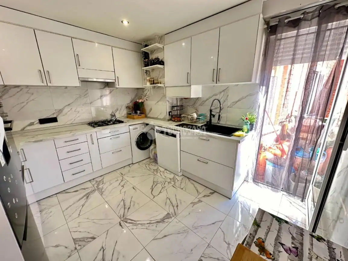 Appartamento con balcone in vendita a Marchamalo, imagen 8