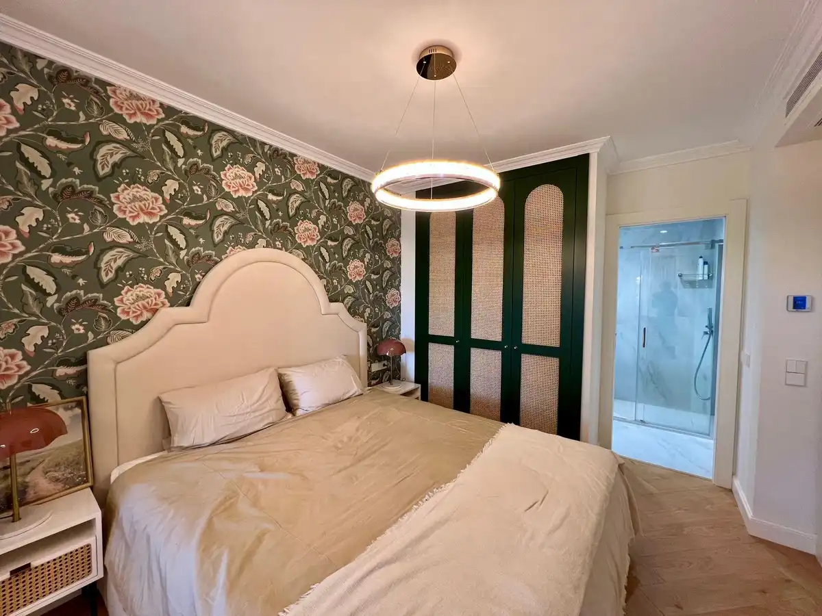 Dormitori de Apartament de lloguer en Marbella amb Aire condicionat, Calefacció i Moblat