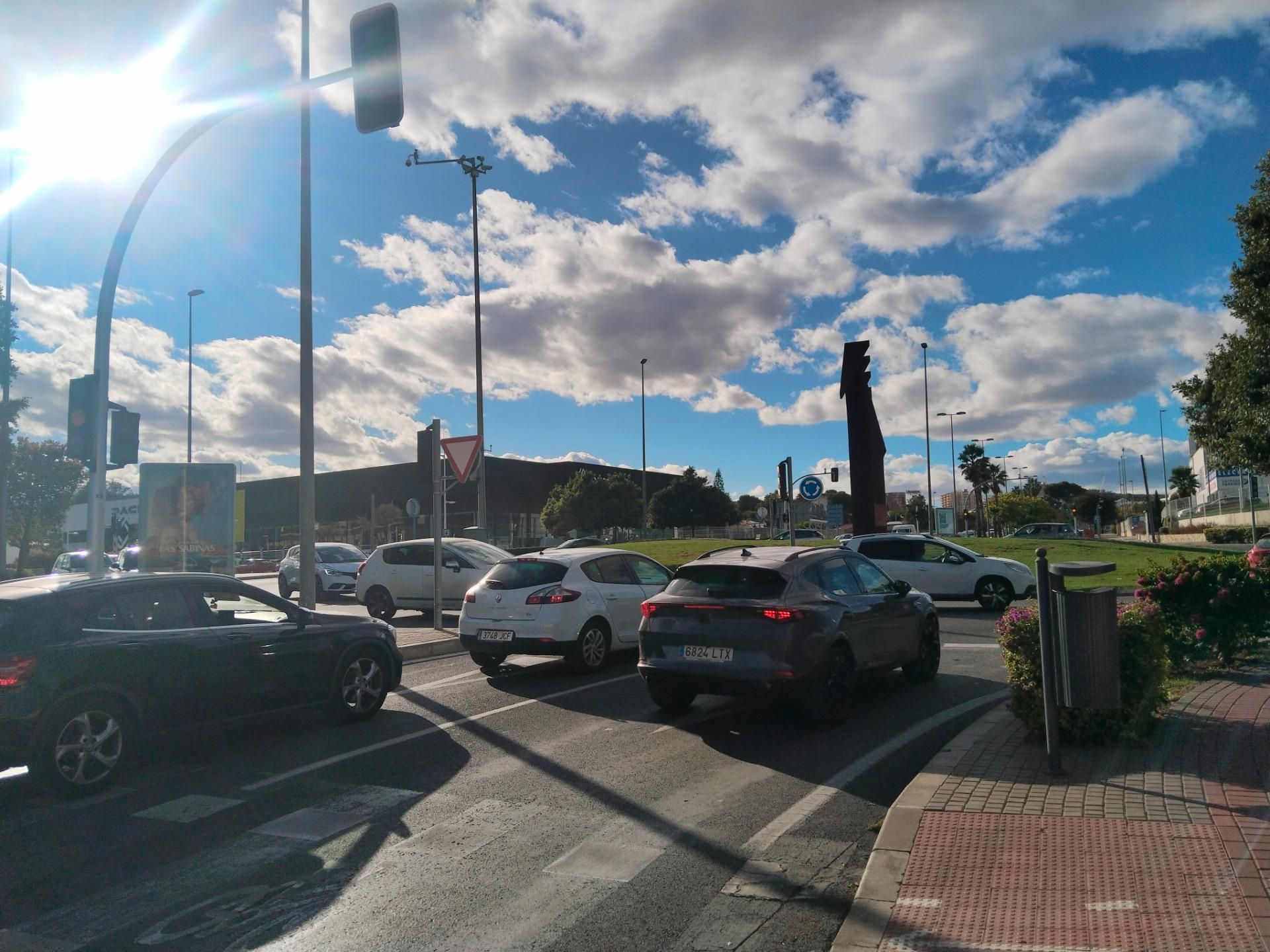 Aparcament de Casa o xalet en venda en Alicante / Alacant amb Calefacció, Jardí privat i Terrassa